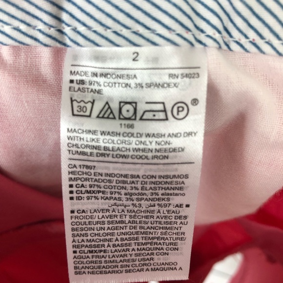 Old Navy Dark Pink Everyday Shorts Size 2 - Picture 4 of 4